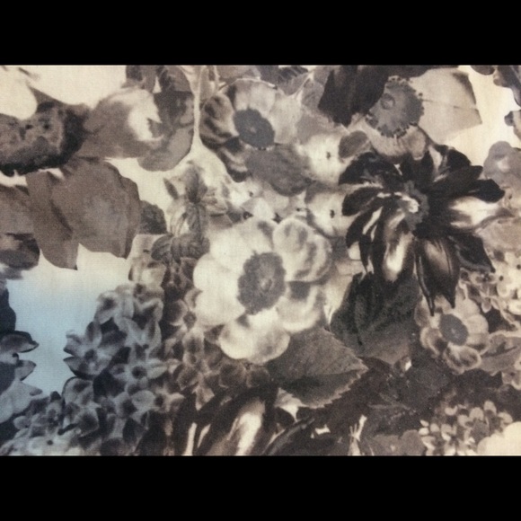 LuLaRoe Floral Classic Tee - Picture 3 of 3